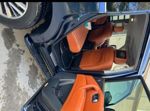 تلميع سيارة خارجي احترافي عند باب البيت بالرياض